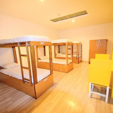Bauhouse Backpacker Hostel Cuenca Bagian luar foto