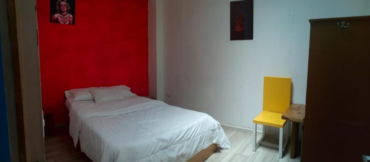 Bauhouse Backpacker Hostel Cuenca Bagian luar foto